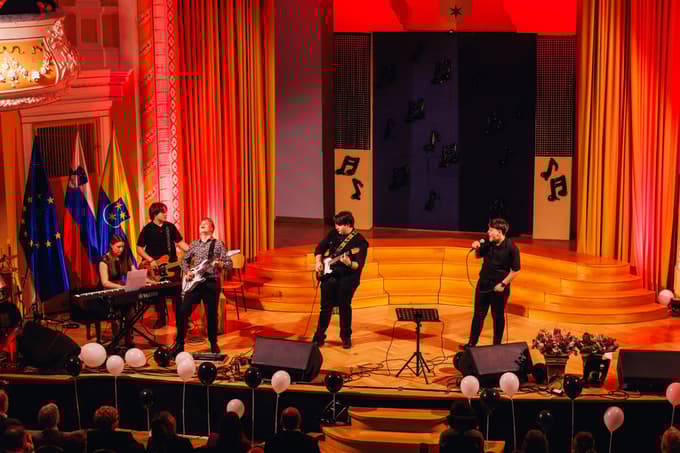 KER band pod mentorstvom Davida Preložnika je na dobrodelnem koncertu premierno nastopil.