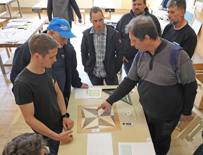 Lesarijada v Mariboru združila najboljše mlade lesarje Slovenije: Kdo obvlada pohorsko trikrako vez in kdo intarzijo