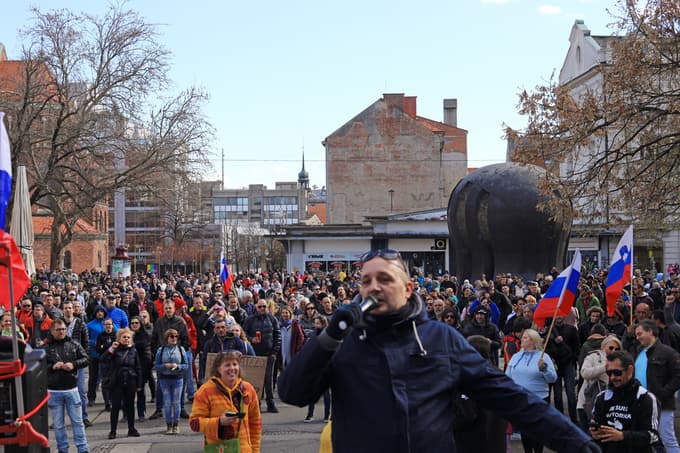 Nekdanji vodja Viol na shodu proti ukrepom zaradi koronavirusa leta 2021