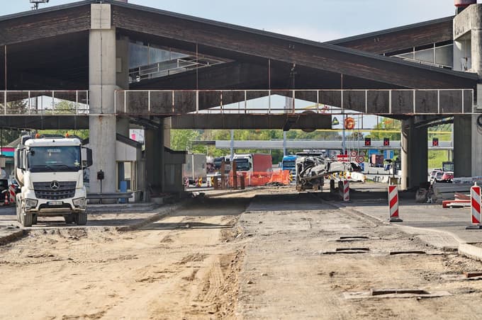 (FOTO) Nadaljuje se obnova viadukta in mejnega prehoda v Šentilju. DARS razkriva, kdaj bodo dela končana