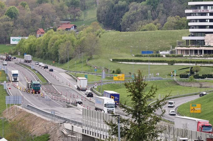 (FOTO) Nadaljuje se obnova viadukta in mejnega prehoda v Šentilju. DARS razkriva, kdaj bodo dela končana