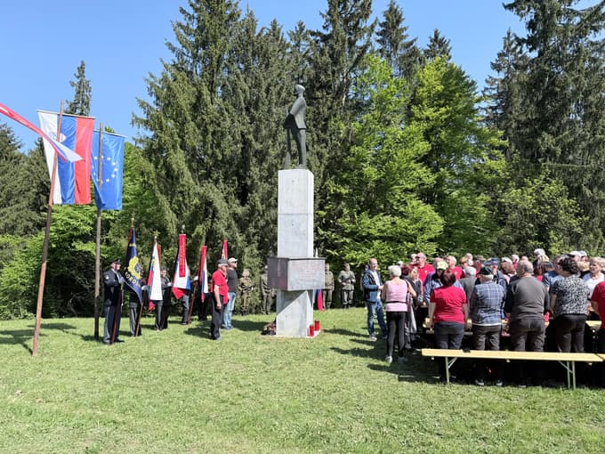 Na Koroškem obeležili dan upora proti okupatorju tudi na Županku nad Radljami