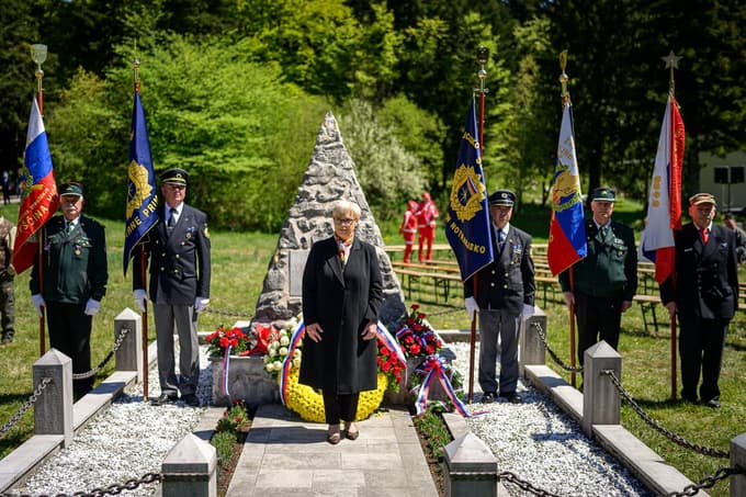 (FOTO) Predsednica Pirc Musar: Slovenci smo vedno znali odločno stopiti skupaj in ubraniti svoje temeljne pravice