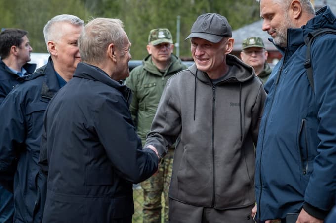 V izmenjavi zapornikov Minsk izpustil z nagrado Saharov nagrajenega novinarja