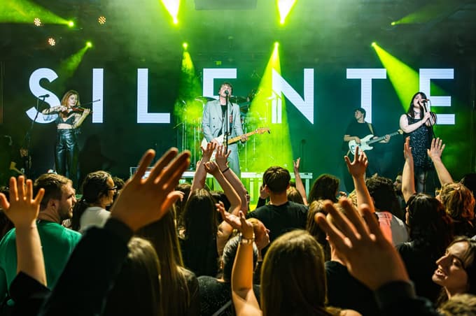 Pretekli četrtek so napolnili dvorano ljubljanske Cvetličarne.