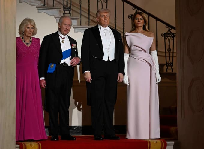 Melania Trump na državniški večerji zasenčila kraljevi par s kreacijo, ki stane premoženje