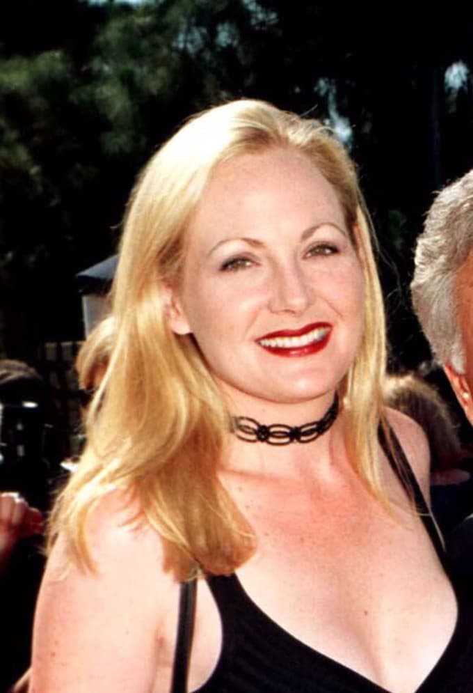 Umrla hči legendarnega televizijskega detektiva Columba, mrtvo so jo našli v njenem domu