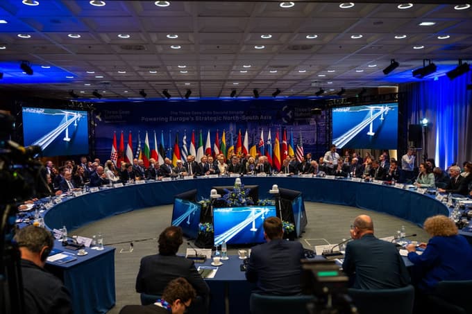 Več evropskih voditeljev je bilo ta teden v Dubrovniku. Zakaj nista prišla slovenska predsednica in premier?