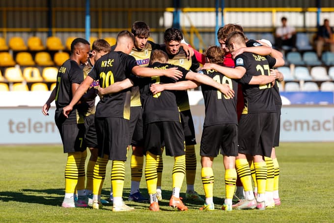 (FOTO) Radomlje - Maribor 2:1: Adijo, Evropa? Nov zdrs Maribora, viole z novim protestom