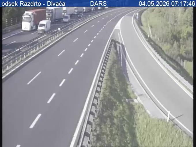 Promet je preusmerjen z avtoceste 