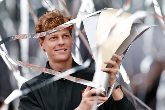Jannik Sinner je včeraj slavil v Madridu in se utrdil na prvem mestu ATP-jeve jakostne lestvice. V karieri je zaslužil več kot 50 milijonov evrov samo od nagrad. 