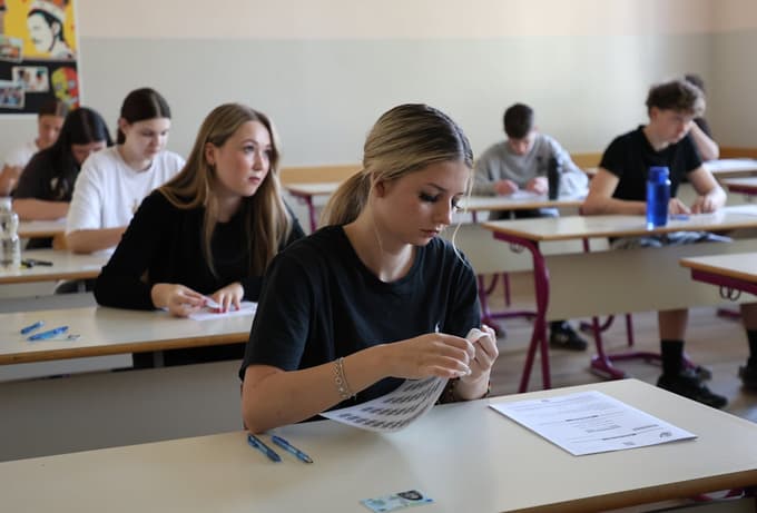 (FOTO) Prvi maturitetni klanec je za njimi, devetošolci še tehtajo o izbiri srednje šole