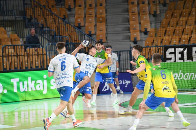 Rokometni polfinale: Favorita do prve zmage, a precej težje od pričakovanj
