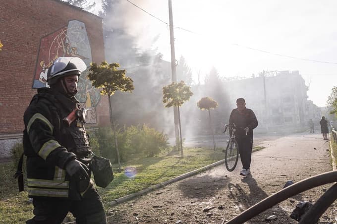 (FOTO) V tem mestu je nekoč živelo 60.000 ljudi. Zdaj izginja pod ruskimi bombami