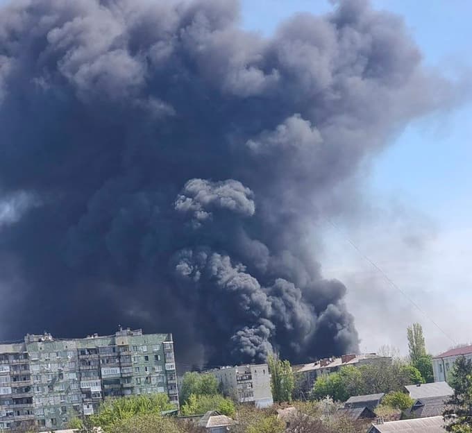 (FOTO) V tem mestu je nekoč živelo 60.000 ljudi. Zdaj izginja pod ruskimi bombami
