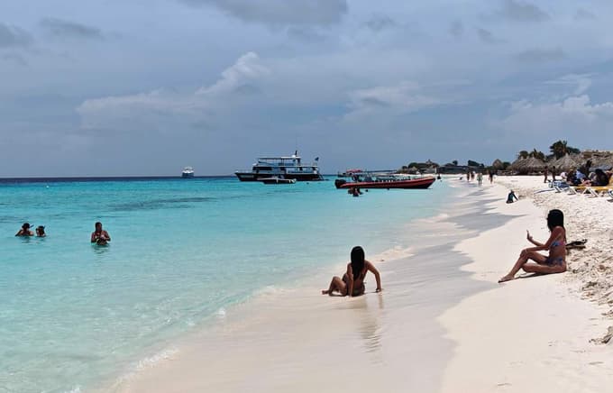 Curaçao: karibski mozaik barv, vetra in turkiznih globin