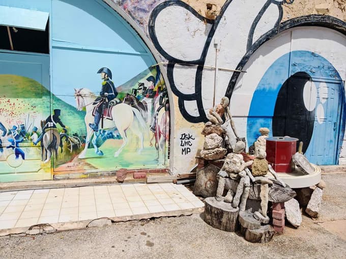 Glavno mesto Willemstad preseneča s kreativnostjo na vsakem koraku.