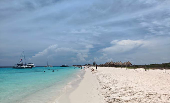 Curaçao: karibski mozaik barv, vetra in turkiznih globin