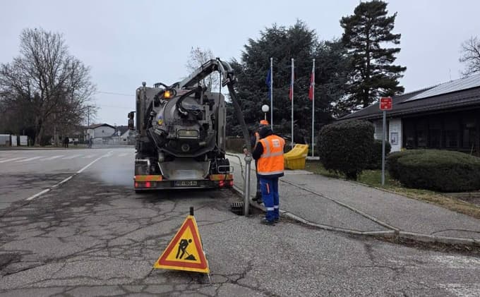 V Mariboru čistijo 22 tisoč cestnih požiralnikov