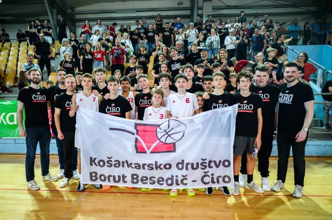 Piko na i uspehu košarkaric so ob 20. obletnici Lukne dodali srebrni košarkarji KD BBČ do 14 let.