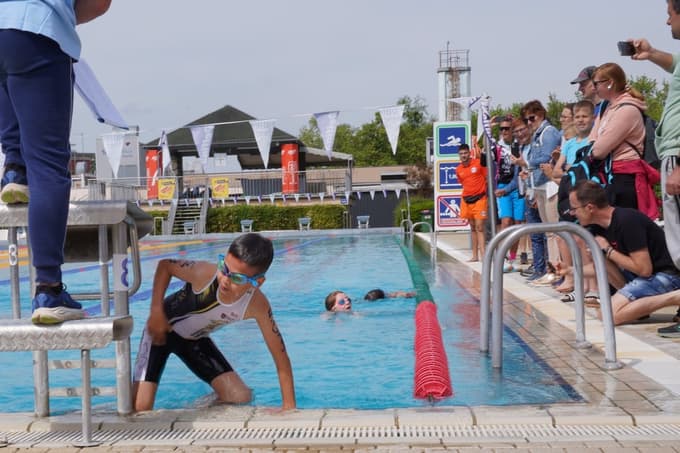 (FOTO) Ptujski triatlon: Enim želja pod magično mejo, drugim premagati prijatelja