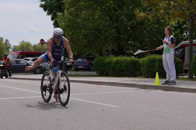 (FOTO) Ptujski triatlon: Enim želja pod magično mejo, drugim premagati prijatelja
