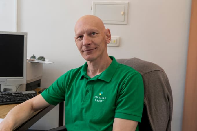 "Včasih smo razmišljali predvsem o tem, da nas pozimi ne bi zeblo. Danes pa imamo vedno več težav z vročino," pravi Dalibor Šoštarič, energetski svetovalec mreže ENSVET, ki deluje v okviru Eko sklada.