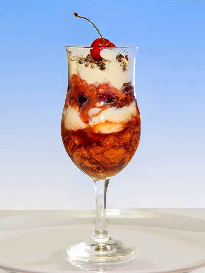 Češnjev tiramisu