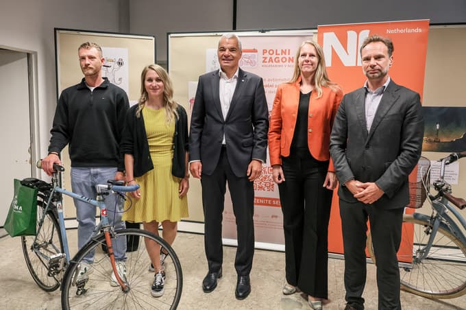 Žiga Ozvaldič, Nela Halilović, Saša Arsenovič, Janneke Cecilia Vrijlan in Uroš Vajgl