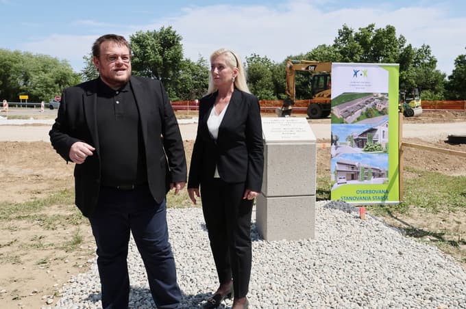 Junija lani ob položitvi temeljnega kamna.