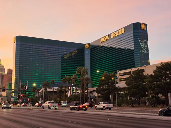 Eden največjih hotelov v Las Vegasu MGM Grand. V njem je David Copperfield 25 let imel svojo iluzionistično predstavo. 