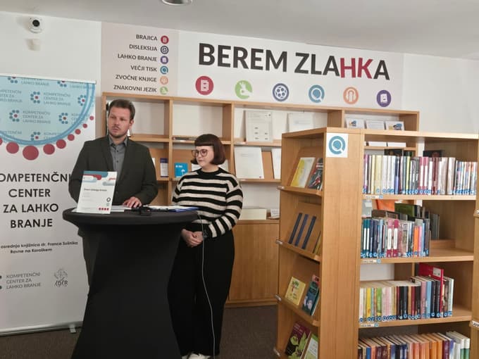 Vsebino in namen Dnevnov lahkega branja sta predstavila direktor KOK Aljaž Verhovnik in vodja Kompetenčnega centra za lahko branje Branka Mrđenović