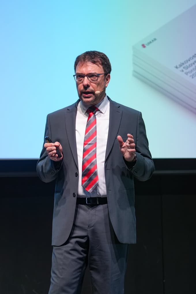 Peter Wostner: "Pri trendih prihodnosti, odpornosti, institucionalne konkurenčnosti lezemo navzdol."
