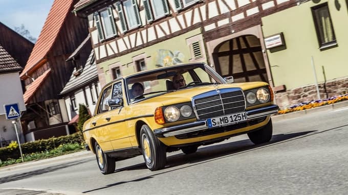 W123 je prinesel novosti, kot so sistem ABS in zračne blazine, rezervirane za najbolj prestižne avtomobile.