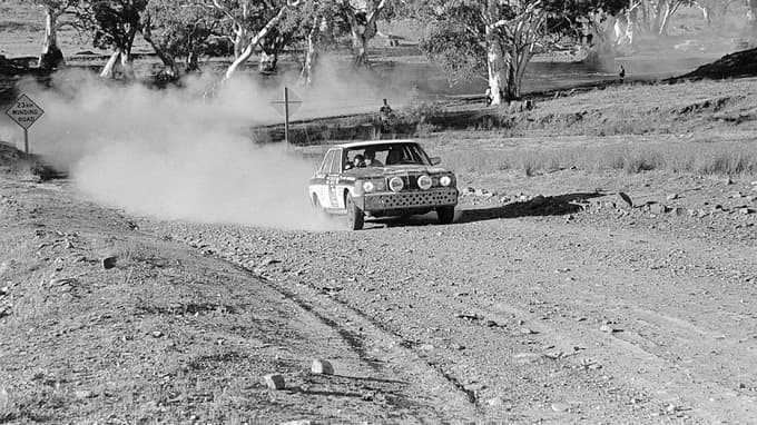 Najmočnejši 280E je imel šestvaljnik s 130 kW (177 KM), a je šlo še višje, celo v smeri dirk in rallyja.