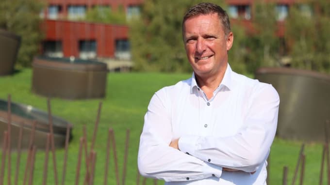 Florjan Vasle. Začel je kot natakar v mariborskem Štuku. Potem je sklenil, da ima Maribora dovolj ter diplomiral iz računovodstva in revizije, so pisali pri celjskem Novem tedniku.