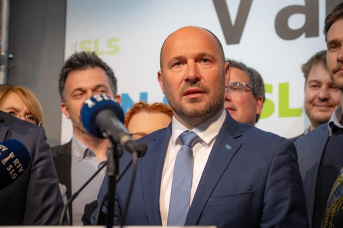 Organi NSi soglasno za vstop v desno koalicijo, Vrtovec: "V Sloveniji je potreben politični obrat"