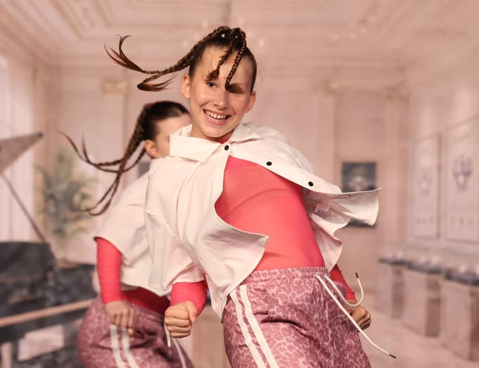(FOTO) Več kot 2000 plesalcev zavzelo Dvorano Tabor: Od baleta do break dancea v nekaj minutah