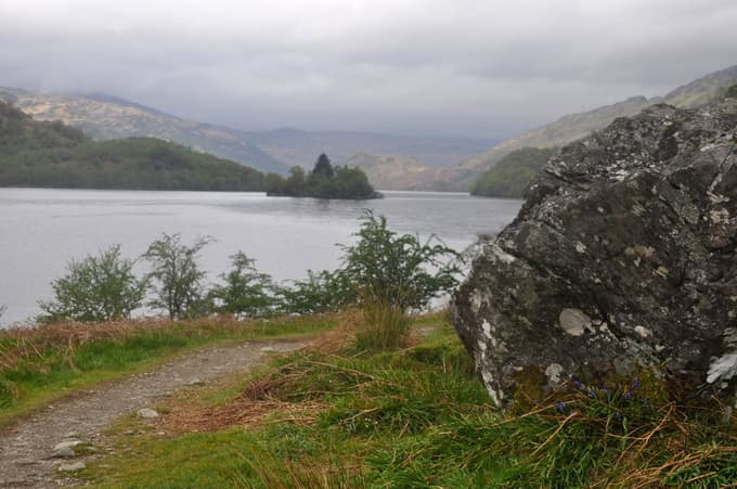 Za slovo nama je jezero ponudilo pogled na slikovit otoček z ostanki gradu.