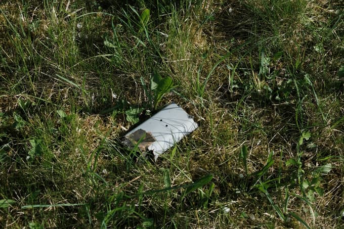 (FOTO) Natovo letalo nad Estonijo sestrelilo dron, Kijev s prstom kaže na Moskvo