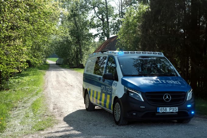(FOTO) Natovo letalo nad Estonijo sestrelilo dron, Kijev s prstom kaže na Moskvo