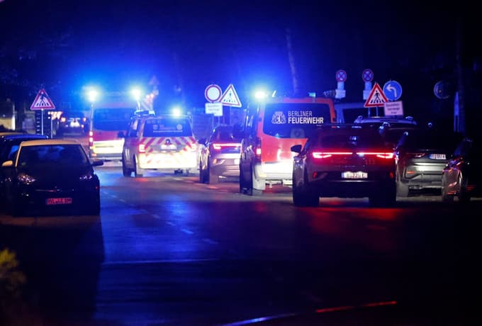 Ameriške oblasti so z ebolo okuženega ameriškega državljana s posebnim letalom prepeljale na zdravljenje v berlinski bolnišnični center Charité