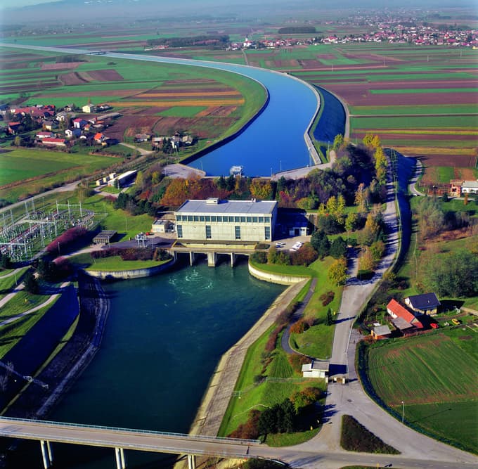 Po končani rekonstrukciji se bo instalirana moč elektrarne povečala za skoraj 13 odstotkov, s 116 MW na približno 130 MW, letna proizvodnja pa za sedem odstotkov na okoli 588 GWh. S čisto električno energijo iz obnovljivega vira bo HE Formin po prenovi oskrbovala približno 168.000 gospodinjstev oziroma skoraj petino vseh v Sloveniji.