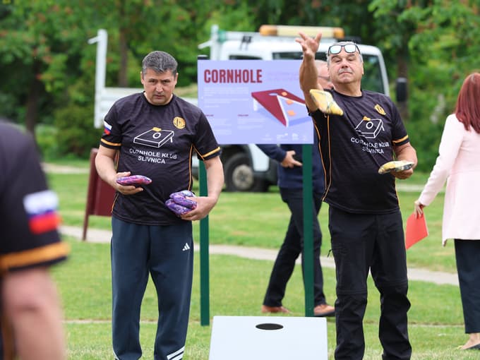 (FOTO) Maribor dobil prvo javno igro, ki je na piknikih zasvojila Slovenijo