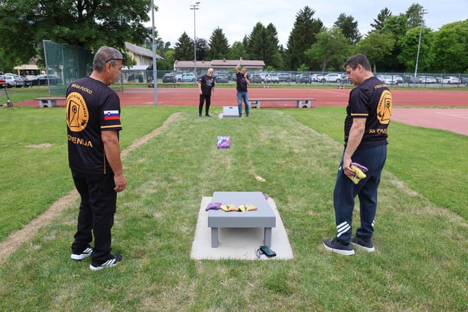 Maribor - uradno odprtje in predstavitev prve javne igre Štrbunk/Cornhole v Sloveniji, postavljene v okviru participativnega proračuna; Športni park Tabor (ob košarkarskem igrišču Gorana Dragića), MARIBOR - - -