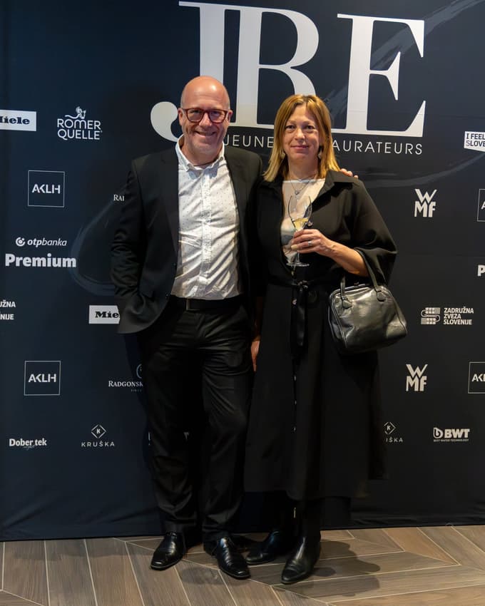 Uroš Štefelin in Marcela Klofutar, Hiša Linhart