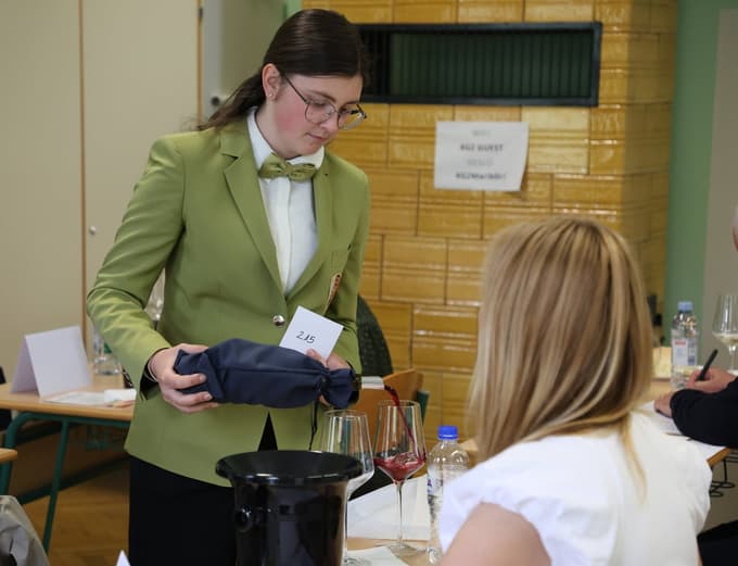 Maribor - jubilejno 60. ocenjevanje vin Vinski letnik 2025 in tretje vseslovensko ocenjevanje vin tolerantnih sort iz vinorodne dežele Podravje, ki ga pripravlja Kmetijsko gozdarski zavod (KGZ) Maribor; KGZ Maribor, Vinarska ulica 14, MARIBOR - -