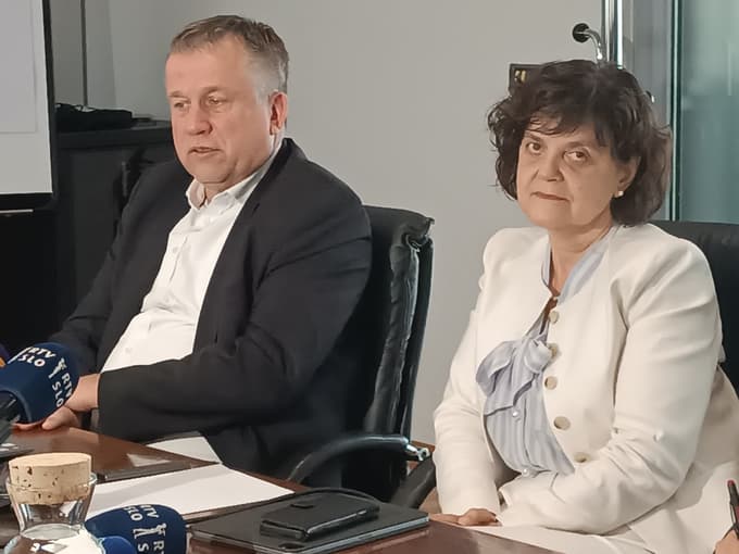 Predsednik uprave Cinkarne Celje Aleš Skok in članica uprave ter tehnična direktorica Nikolaja Podgoršek Selič.