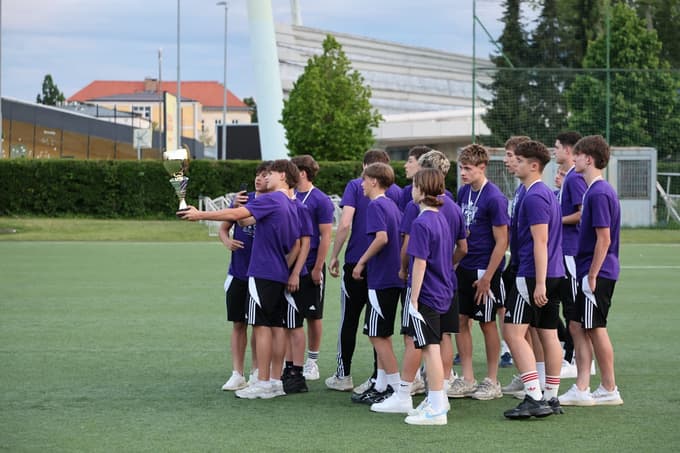 (FOTO) Slavje v Ljudskem vrtu: Nogometaši Maribora do zasluženih lovorik