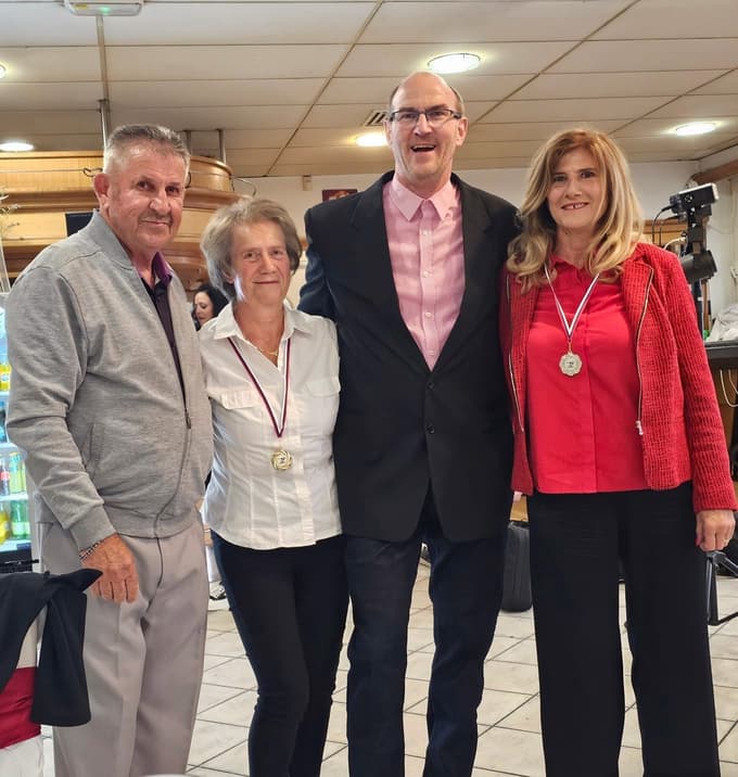 Kegljanje: Najboljši veteranki, Darja Visočnik in Danica Čuček v družbi Milana Škrjanca, levo, in Boruta Ramšaka.